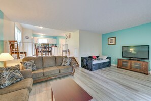 Apartment (2 Bedrooms) | Front of property