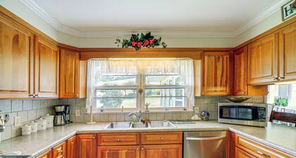 Blue Ridge Mtn Views: Ranch-style Home in Sparta!