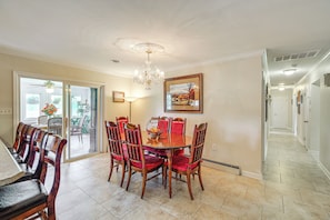 Ev (3 Bedrooms) | İç mekân