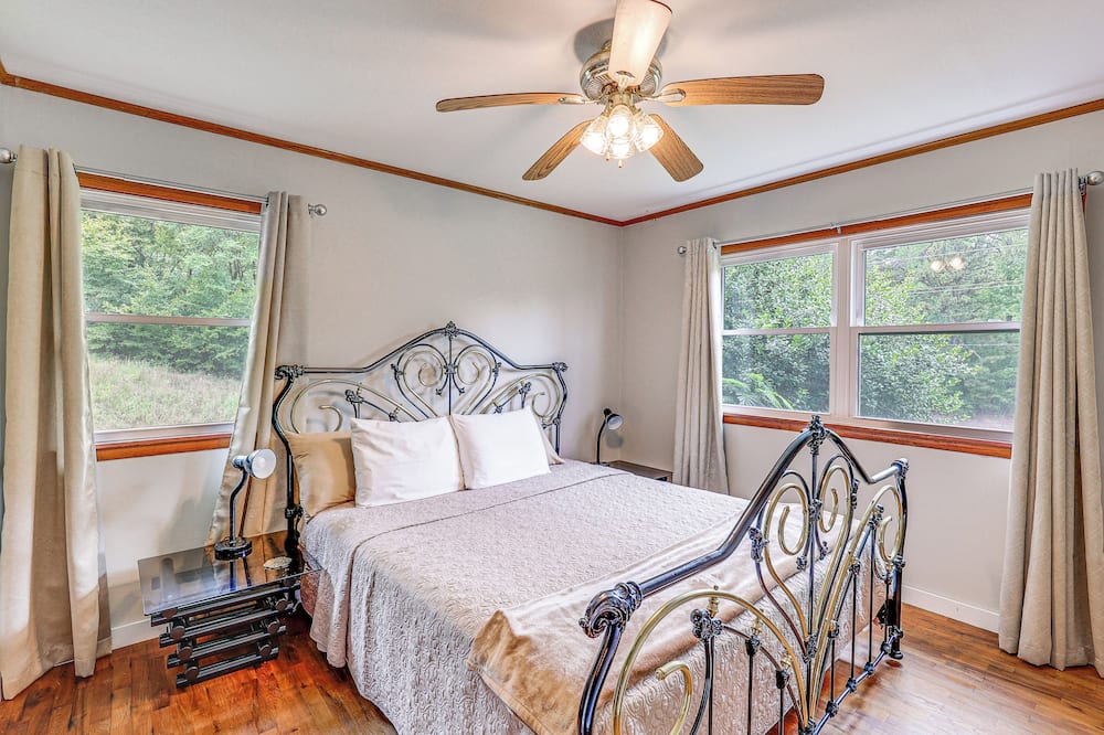 Mt Ida Home w/ Patio: 11 Mi to Lake Ouachita! - Oden, AR