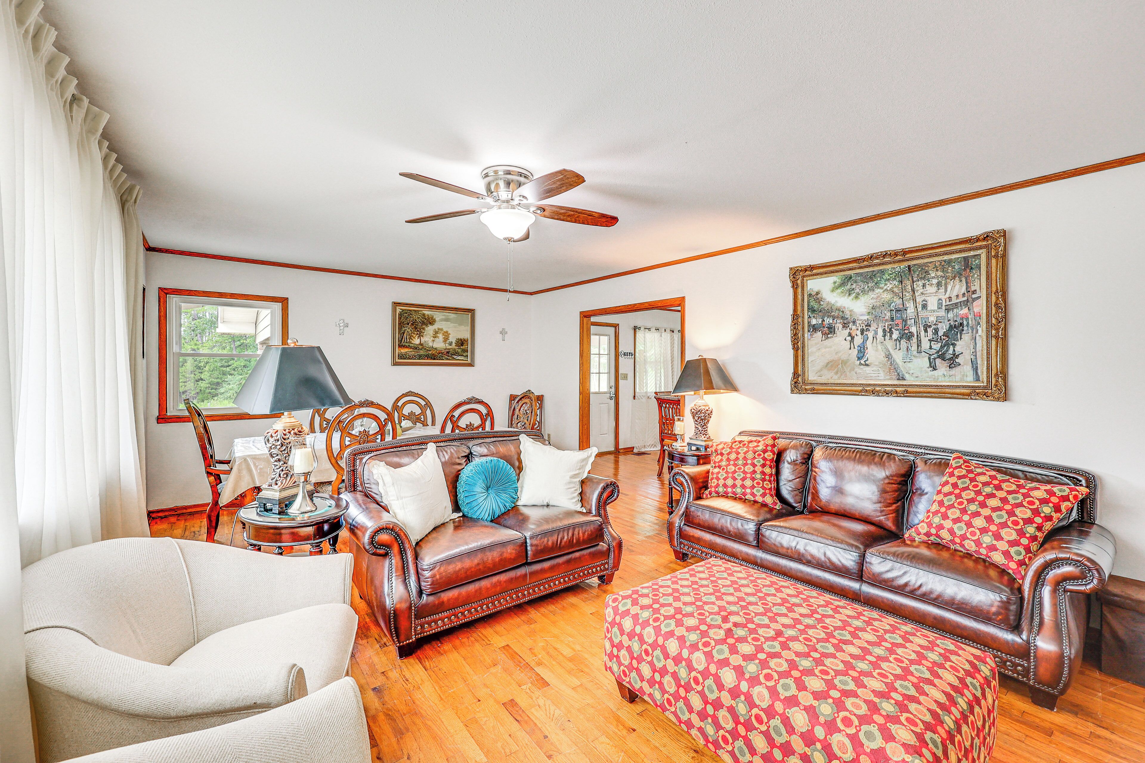 House (3 Bedrooms) | Interior