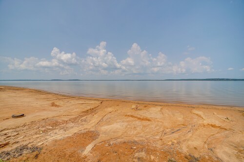 Walk to North Beach: Eufaula Lake Home w/ Grill