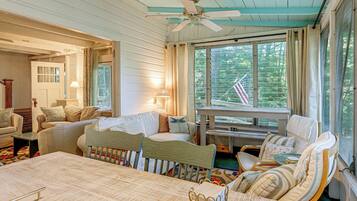 House (5 Bedrooms) | Interior