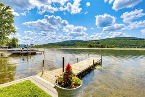 Cottage (2 Bedrooms) | Interior - Canandaigua Lakefront Gem w/ Dock & Boat Slip (Middlesex)