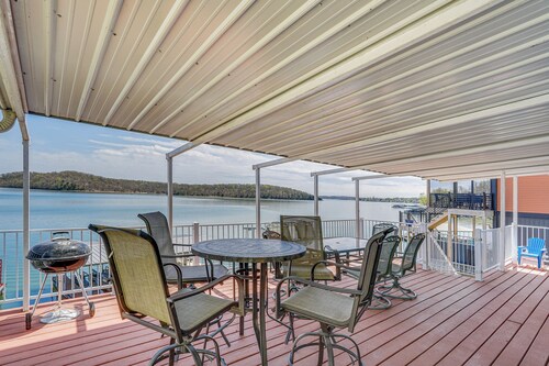 Shared Dock at Waterfront Lake of the Ozarks Home