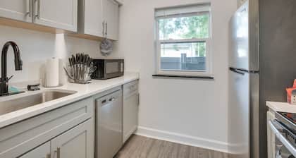 Dayton Condo w/ Courtyard < 3 to Downtown!