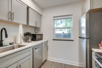 Dayton Condo w/ Courtyard < 3 to Downtown!