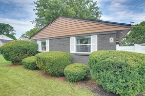 Apartment (2 Bedrooms) | Interior - Dayton Condo w/ Courtyard < 3 to Downtown! (Dayton)