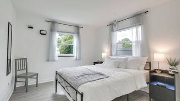 ์ํํธ (2 Bedrooms) | ๋ด๋ถ