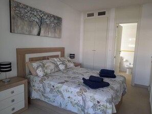 Apartment | 2 Schlafzimmer, kostenloses WLAN, Bettwäsche