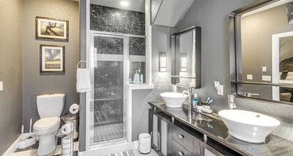 14 Mi to Jekyll Island: Luxe Brunswick Home