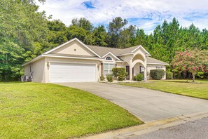 House (3 Bedrooms) | Interior - 14 Mi to Jekyll Island: Luxe Brunswick Home (Brunswick)