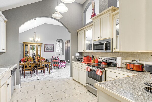 House (3 Bedrooms) | Interior - 14 Mi to Jekyll Island: Luxe Brunswick Home (Brunswick)