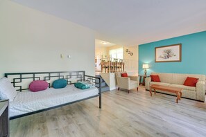 Apartment (2 Bedrooms) | Interior - Lake George Townhome w/ Deck: 2 Mi to The Outlets! (Lake George)