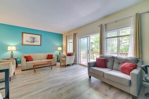 Apartment (2 Bedrooms) | Interior - Lake George Townhome w/ Deck: 2 Mi to The Outlets! (Lake George)