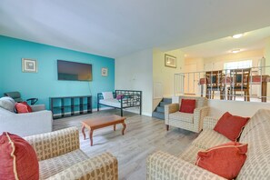 Apartment (2 Bedrooms) | Interior - Lake George Townhome w/ Deck: 2 Mi to The Outlets! (Lake George)