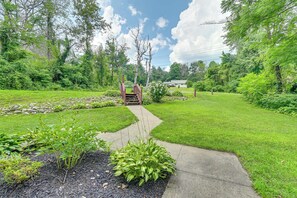 Apartment (2 Bedrooms) | Interior - Lake George Townhome w/ Deck: 2 Mi to The Outlets! (Lake George)