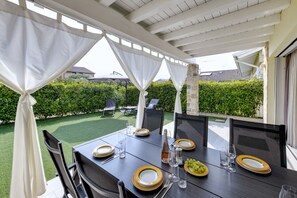 Outdoor dining - MGH Luxury - Villa Marlene (Peschiera del Garda)