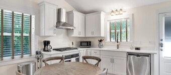 NEW LISTING! Peaceful, Fairhope Cottage