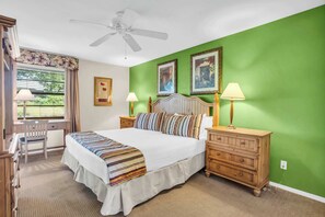 2 habitaciones, escritorio y tabla de planchar con plancha 