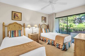 2 chambres, bureau, fer et planche à repasser, lit de bébé portatif