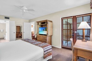 2 bedrooms, desk, iron/ironing board, travel crib - E-131 -Walk From Lanai to Pool and More (Naples)