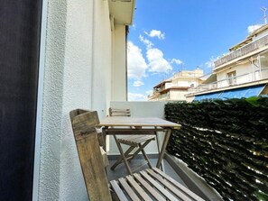 2 bedrooms - Happy Place -- At042 (Athens)