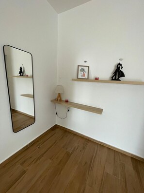 2 bedrooms - Velvet Violet - At088 (Athens)