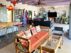 TV, fireplace, DVD player, stereo