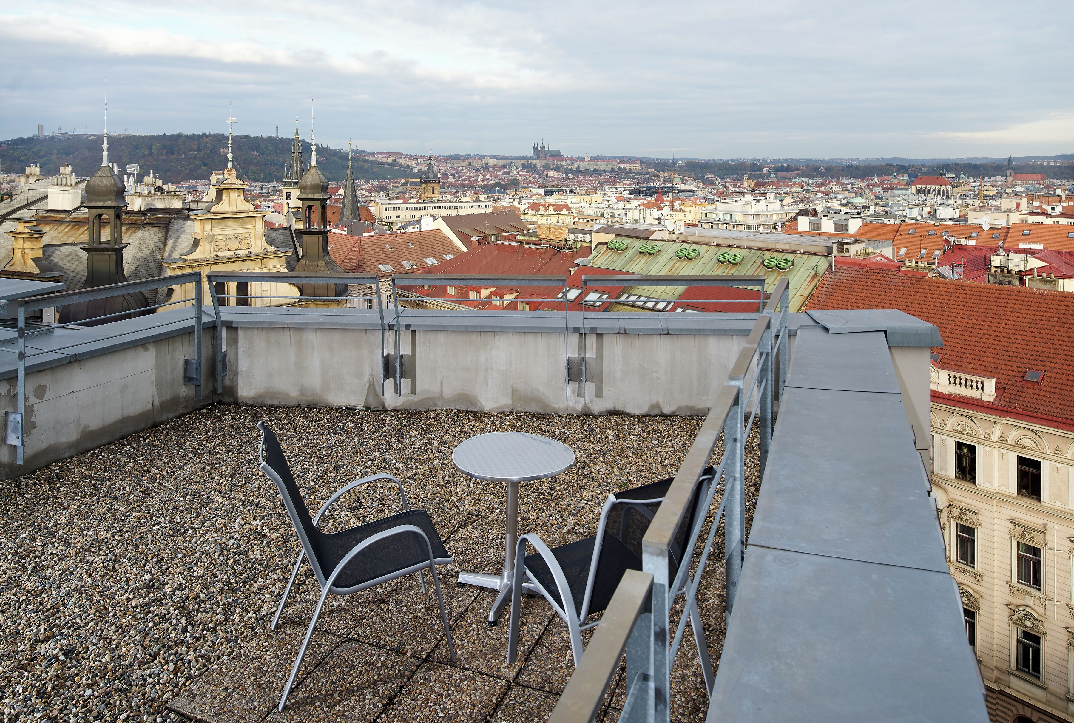 标准双人房或双床房, 露台, 城市景观 | 露台