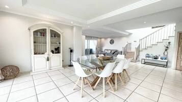 Villa (4 Bedrooms) | Innenbereich