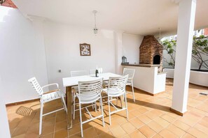 Villa (4 Bedrooms) | Exterior