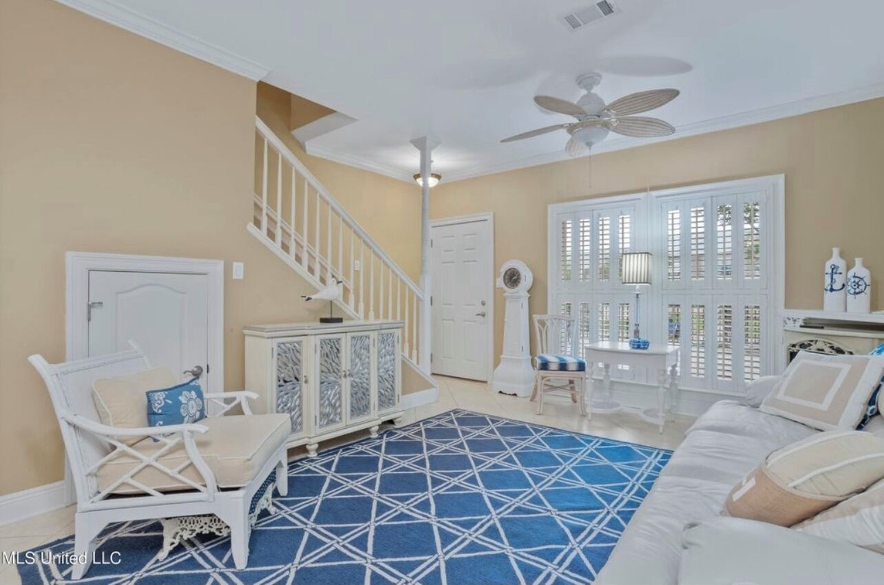 Beau Claire 2br Long Beach condo with gulf views, steps to beach, Pool