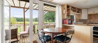 Chalet 'En Pleine Nature' with Shared Garden