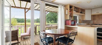 Chalet 'En Pleine Nature' with Shared Garden