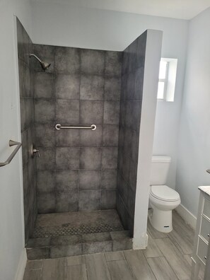 Towels, soap, shampoo, toilet paper - Charming 2-bedroom apartment , AC in Miramar
NOT AVAILABLE. PROPERTY SOLD. SORRY (Miramar)