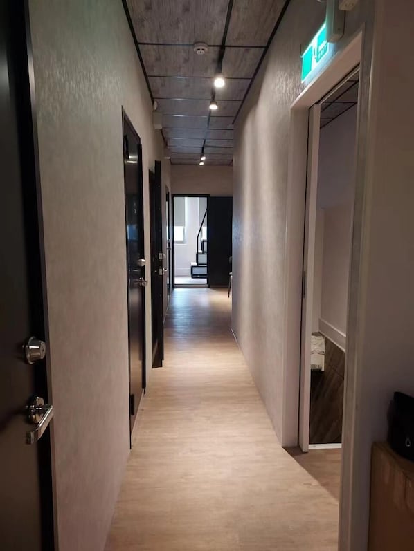 Hallway - North Coast Hostel (New Taipei City)