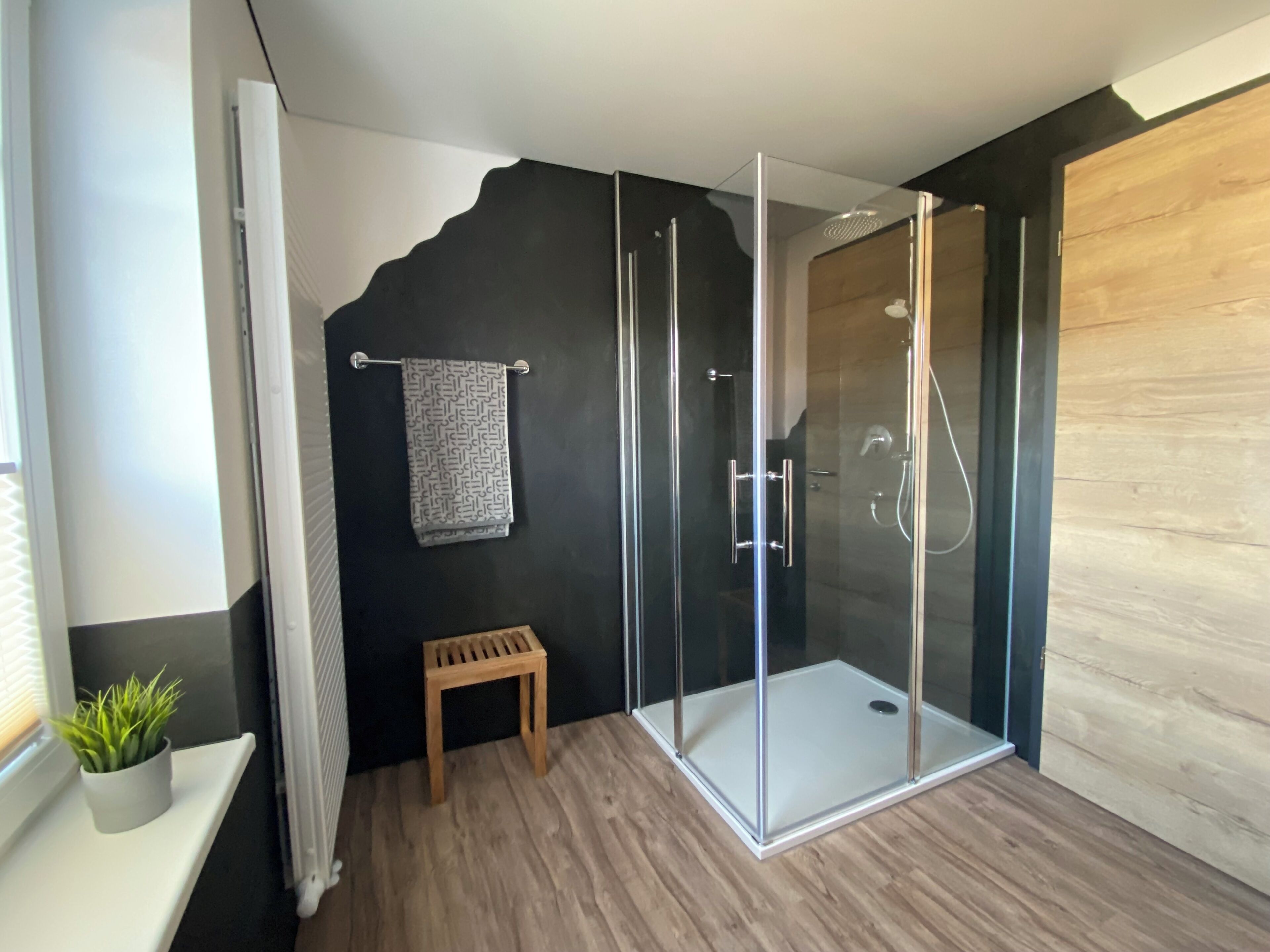 Dusche, Haartrockner, Handtücher, Seife