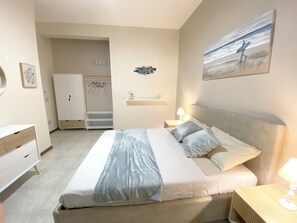 3 bedrooms, iron/ironing board, travel cot, free WiFi