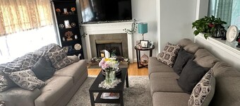 Charming  1-bedroom S  in Single Family house Super clean with Wi-Fi