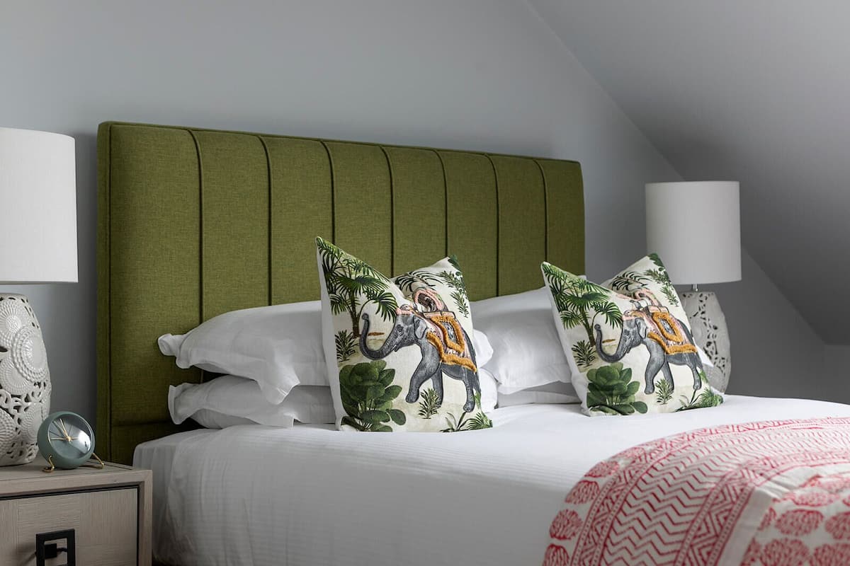 Comfort tweepersoonskamer, uitzicht op stad | 1 slaapkamer, een strijkplank/strijkijzer, gratis wifi