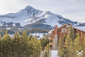 Exterior - Location: Awesome! Plus a private Hot Tub! (Gallatin Gateway)