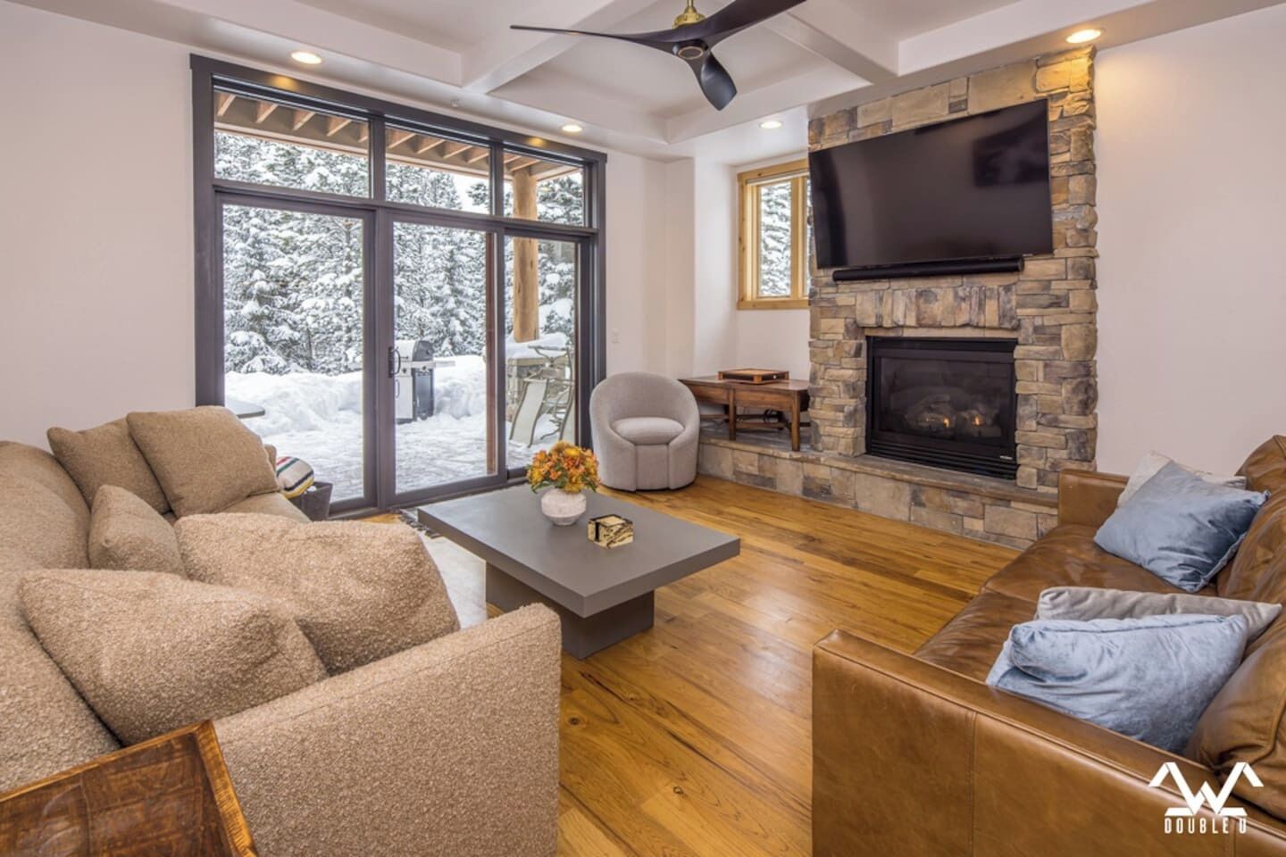 TV connectée, cheminée