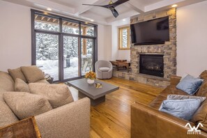 スマートテレビ、暖炉