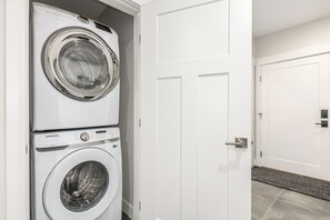 Interior - Modern studio with huge balcony overlooking main street in Grand Lake (Grand Lake)