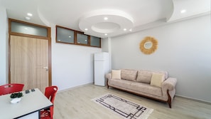 Family Apartment, 1 Bedroom, Sea View | Living area