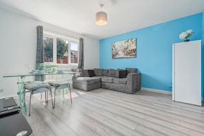 TV - Inviting Urban Apartment in Croydon (Greater London)