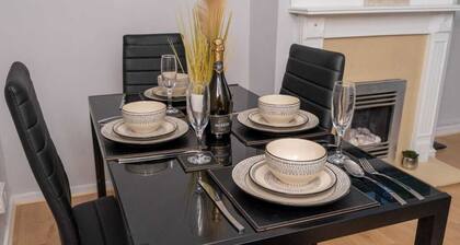 Comfy Home with Parking