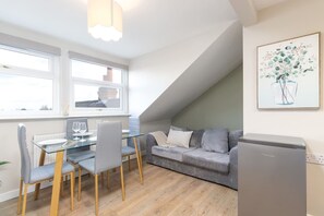 Interior - Elegant Apartment in Coventry (West Midlands)