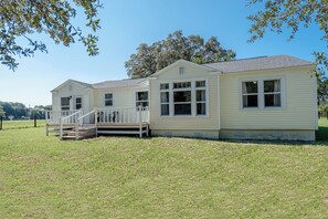 Exterior - Lemonade Acres: Country Charm Made Convenient! (Ocala)